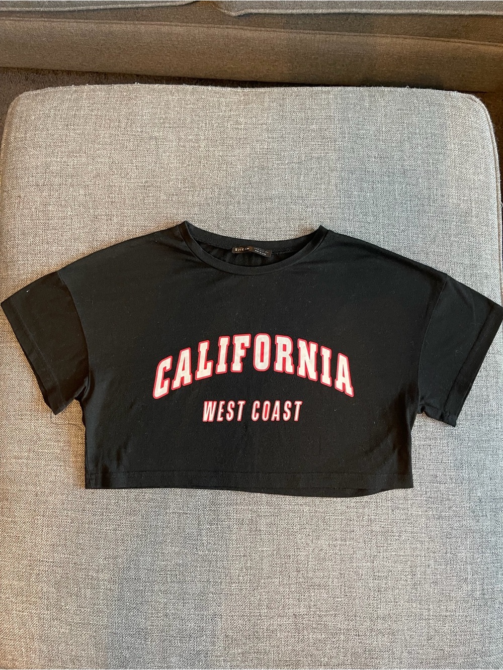 SHEIN Black Cropped Tee with Red California Print
